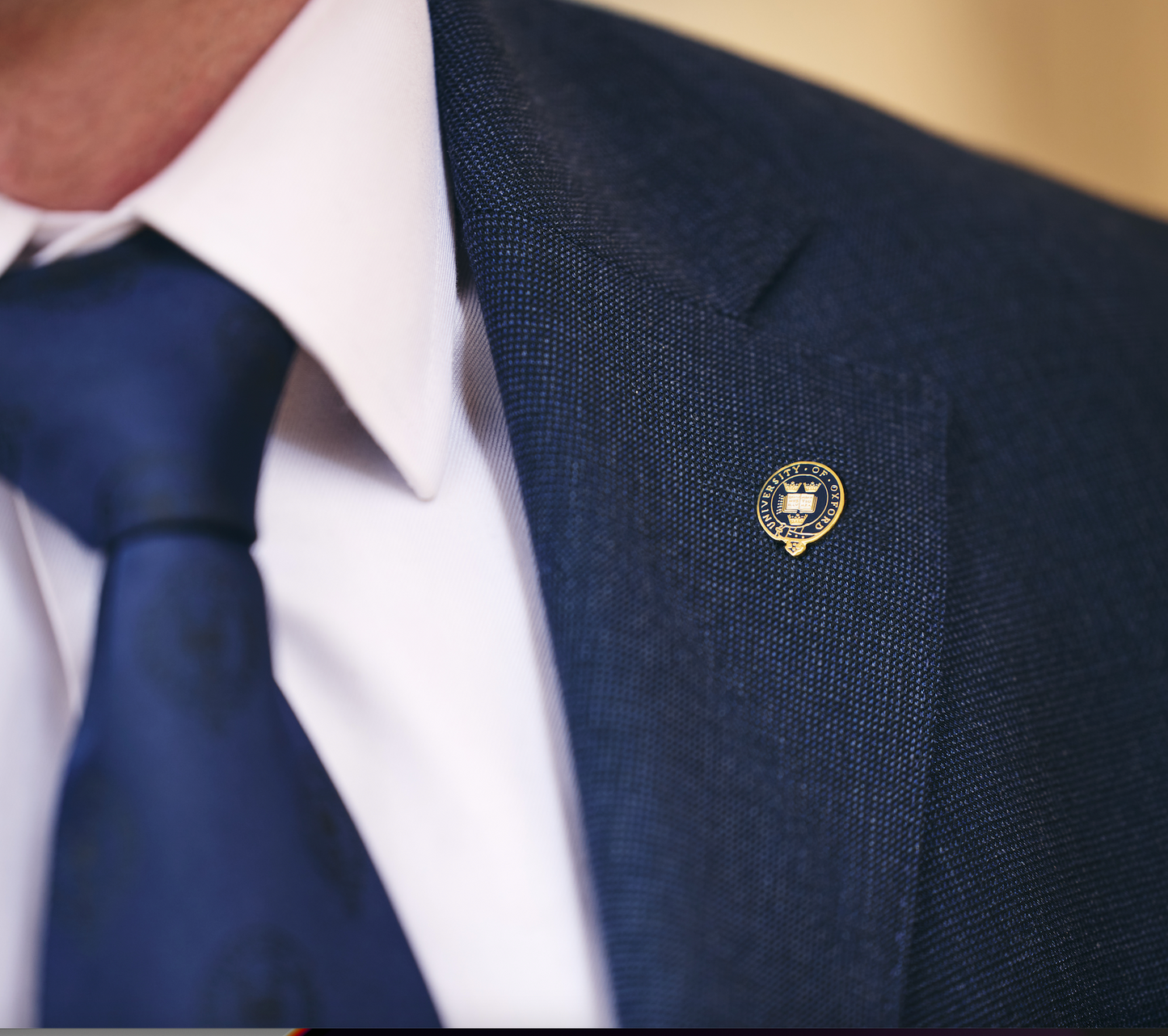 University of Oxford lapel pin